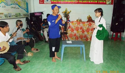 Tiết mục trích đoạn cải lương “Bên cầu dệt lụa ”