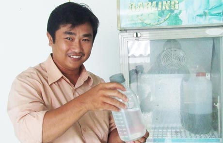 anh Trần Văn Hai quyết tâm thực hiện thành công quy trình sản xuất nghêu giống. Chính vì vậy, năm 2011 anh đăng ký làm theo Bác 3 nội dung, trong đó có việc thực hành tiết kiệm, chống lãng phí trong hoạt động sản xuất tại trại thông qua cải tiến khâu chăm sóc ấu trùng nghêu