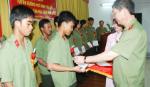 Khen thưởng 30 học sinh giỏi tiêu biểu các trường văn hóa CAND