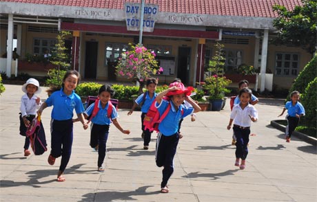 100% trẻ em xã Tân Phú ra lớp đúng độ tuổi. Ảnh: Minh Châu
