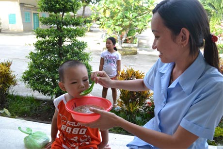  Bé trai bị bỏ rơi đang được chăm sóc tại Trung tâm công tác xã hội tỉnh.