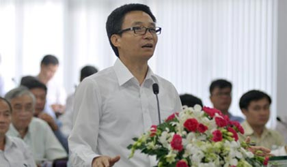 Phó Thủ tướng Vũ Đức Đam nói người dân mong muốn con em mình khi học xong là có việc làm. 