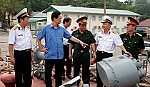 Thủ tướng thị sát, kiểm tra tiến độ đóng tàu tên lửa