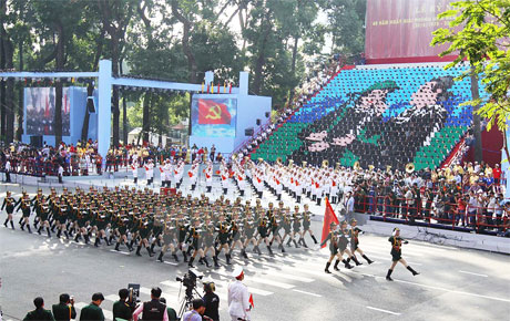 Khối nữ sĩ quan thông tin - liên lạc.