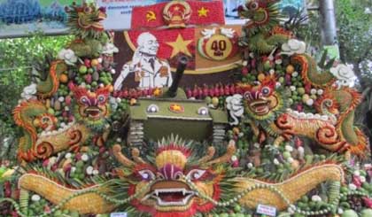 Craft fruit artwork on General Giap wins gold prize at Southern Fruit Fest