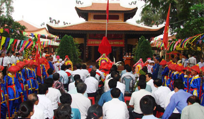 Lễ hội tưởng niệm AHDT Trương Định tại xã Gia Thuận, huyện Gò Công Đông.              Ảnh: NGUYỄN TRUNG TUẤN