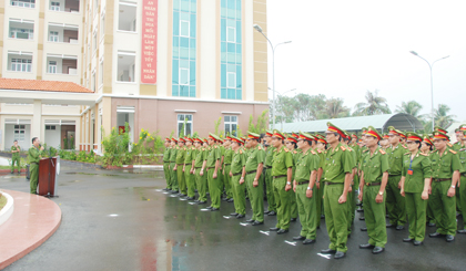 Lễ khai mạc bầu cử tại khu vực bỏ phiếu số 7, phường 9, TP. Mỹ Tho (Trụ sở Công an tỉnh).
