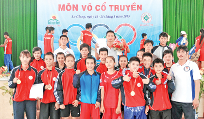 Võ sĩ môn Võ cổ truyền tham gia các kỳ thi đấu và đạt thành tích cao.