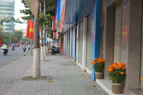 Nhiều cửa hàng đóng cửa nghỉ Tết.