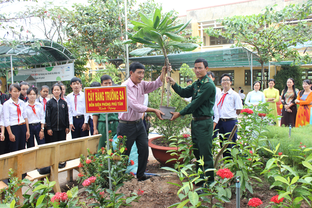 Phú Tân