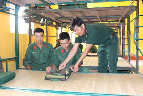  Kiểm tra nội vụ.