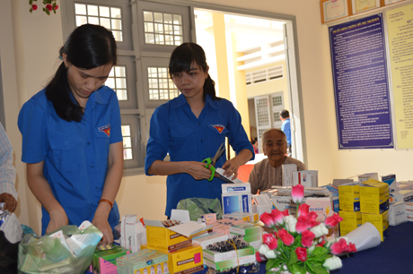 Được cấp thuốc miễn phí.