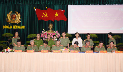 Khối An ninh nhân dân - Công an Tiền Giang ký kết thi đua thực hiện Cuộc vận động Xây dựng phong cách người Công an nhân dân bản lĩnh, nhân văn, 