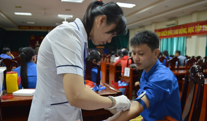 Các bạn đoàn viên, thanh niên được tầm soát miễn phí bệnh Viêm gan siêu vi B
