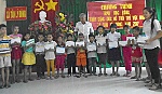 Trao 150 suất học bổng cho học sinh nghèo vượt khó
