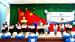 Trao học bổng cho học sinh vượt khó học giỏi