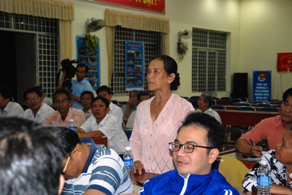 Cử tri phát biểu kiến nghị