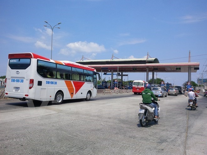 Bộ Giao thông Vận tải sẽ tính toán lại phương án tài chính để giải quyết các bất cập tại các trạm thu BOT. (Ảnh: Doãn Đức/Vietnam+)
