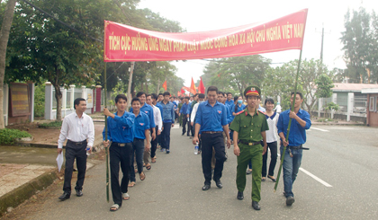 Ban Thường vụ Tỉnh Đoàn tổ chức các hoạt động đồng loạt trên địa bàn tỉnh thu hút sự hưởng ứng, tham gia tích cực của đông đảo cán bộ, đoàn viên, thanh niên, học sinh và sinh viên và quần chúng nhân dân trên địa bàn.