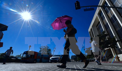 Cảnh nắng nóng trên đường phố Los Angeles, Mỹ ngày 24/10. (Nguồn: AFP/TTXVN)