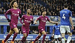 Man City cách thiên đường một bước chân