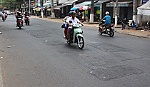 Đường Nguyễn Trãi vẫn chưa trải lại nhựa