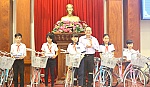 Cho trẻ cơ chế để thích ứng với môi trường mạng.