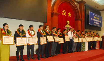 Các cá nhân có nhiều đóng góp trong lĩnh vực khoa học công nghệ.