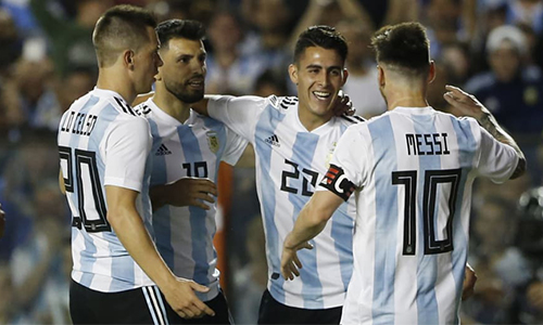 Nếu muốn chắc suất vào vòng trong, L. Messi và các đồng đội cần phải gắn kết và tập trung.