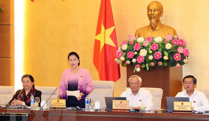 Chủ tịch Quốc hội Nguyễn Thị Kim Ngân chủ trì và phát biểu bế mạc Phiên họp thứ 25 của Ủy ban Thường vụ Quốc hội khóa XIV. Ảnh: Trọng Đức/TTXVN