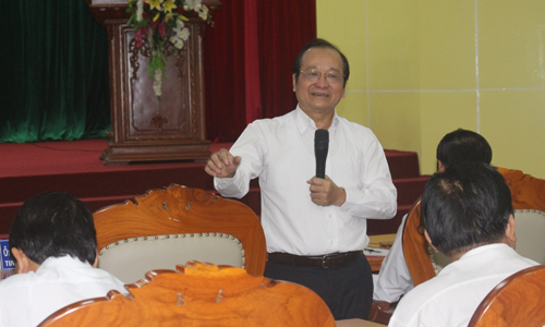 Phó Chủ tịch UBND tỉnh Trần Thanh Đức phát biểu tại hội nghị.
