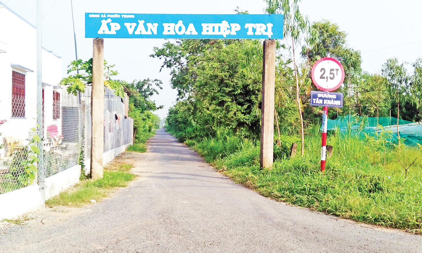 Đường Tân Khánh có chiều dài 2,34 km đã được cứng hóa 100%.