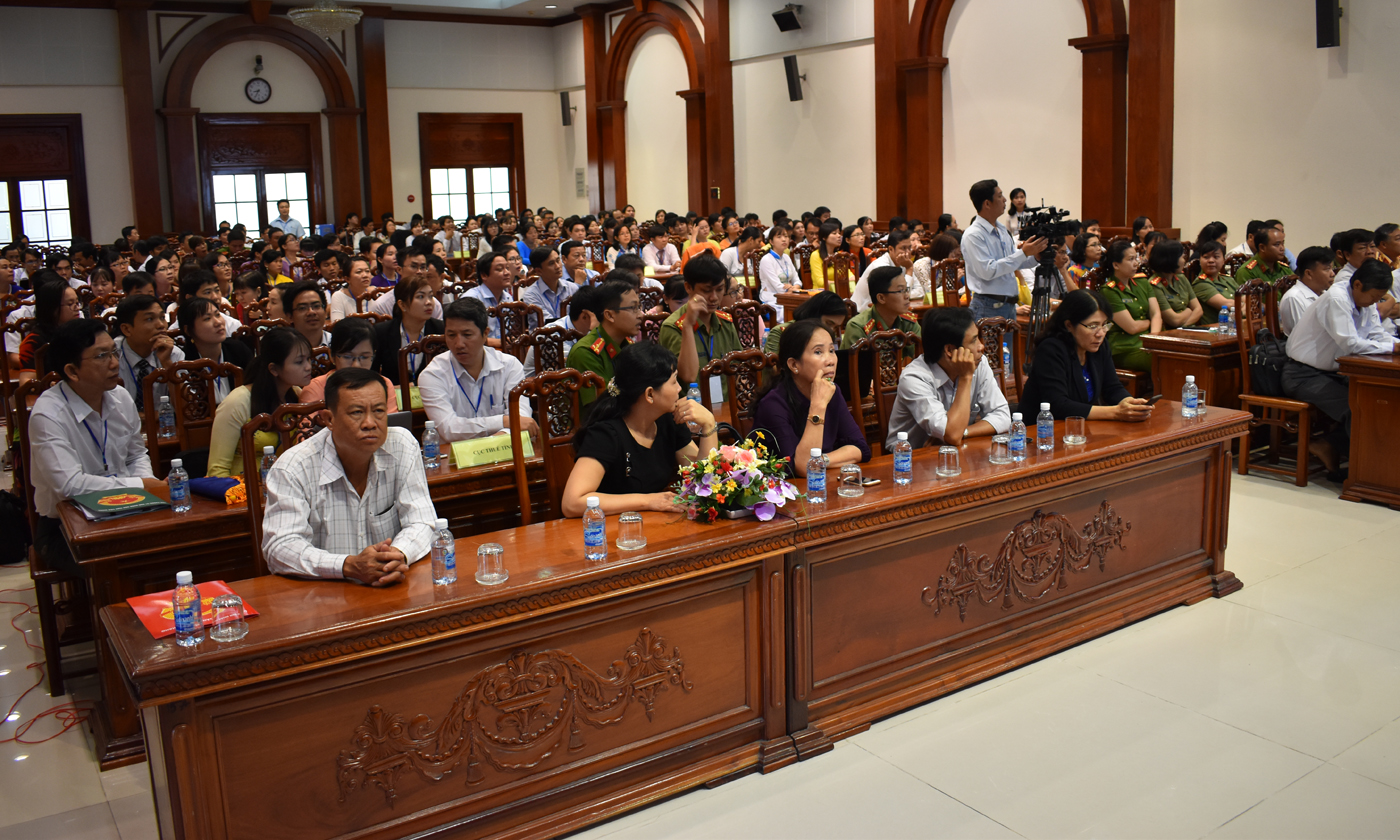 Đại biểu và các đội tham dự hội thi tại lễ khai mạc