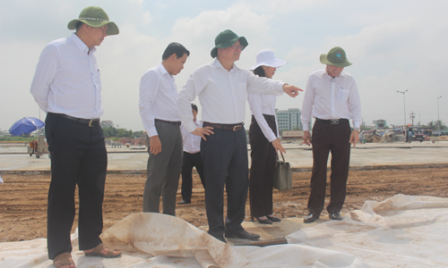 Lãnh đạo tỉnh khảo sát Dự án Quảng trường Trung tâm tỉnh.