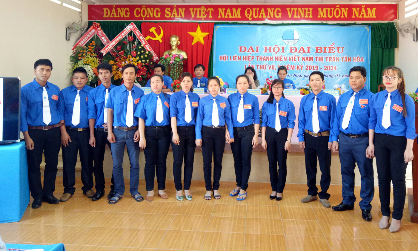 Ủy ban Hội Thị rấn Tân Hòa nhiệm kỳ 2019 - 2024 ra mắt tại Đại hội.