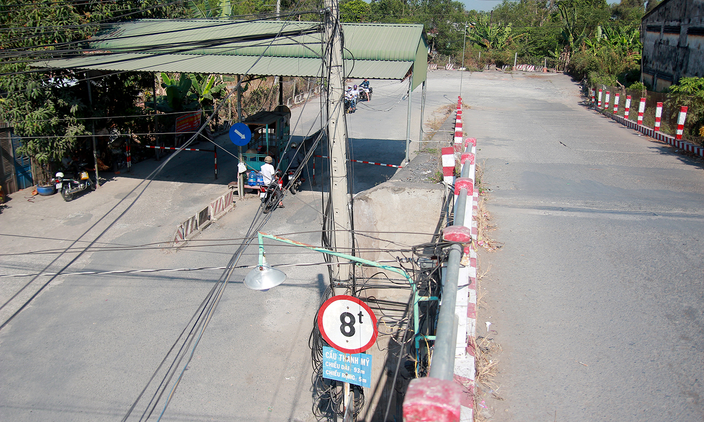 Trạm thu phí cầu Thanh Mỹ nối liền 2 xã Mỹ Lợi B (huyện Cái Bè, Tiền Giang) với Thanh Mỹ (huyện Tháp Mười, Đồng Tháp).