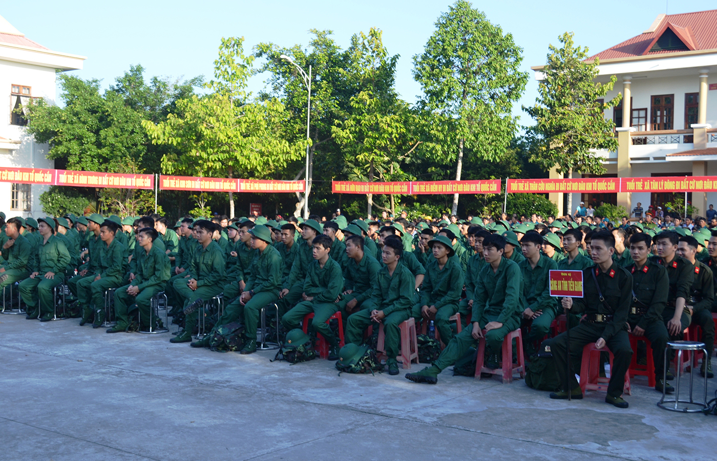 Quang cảnh buổi lễ giao - nhận quân