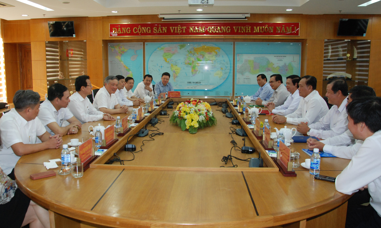 Quang cảnh buổi làm việc.