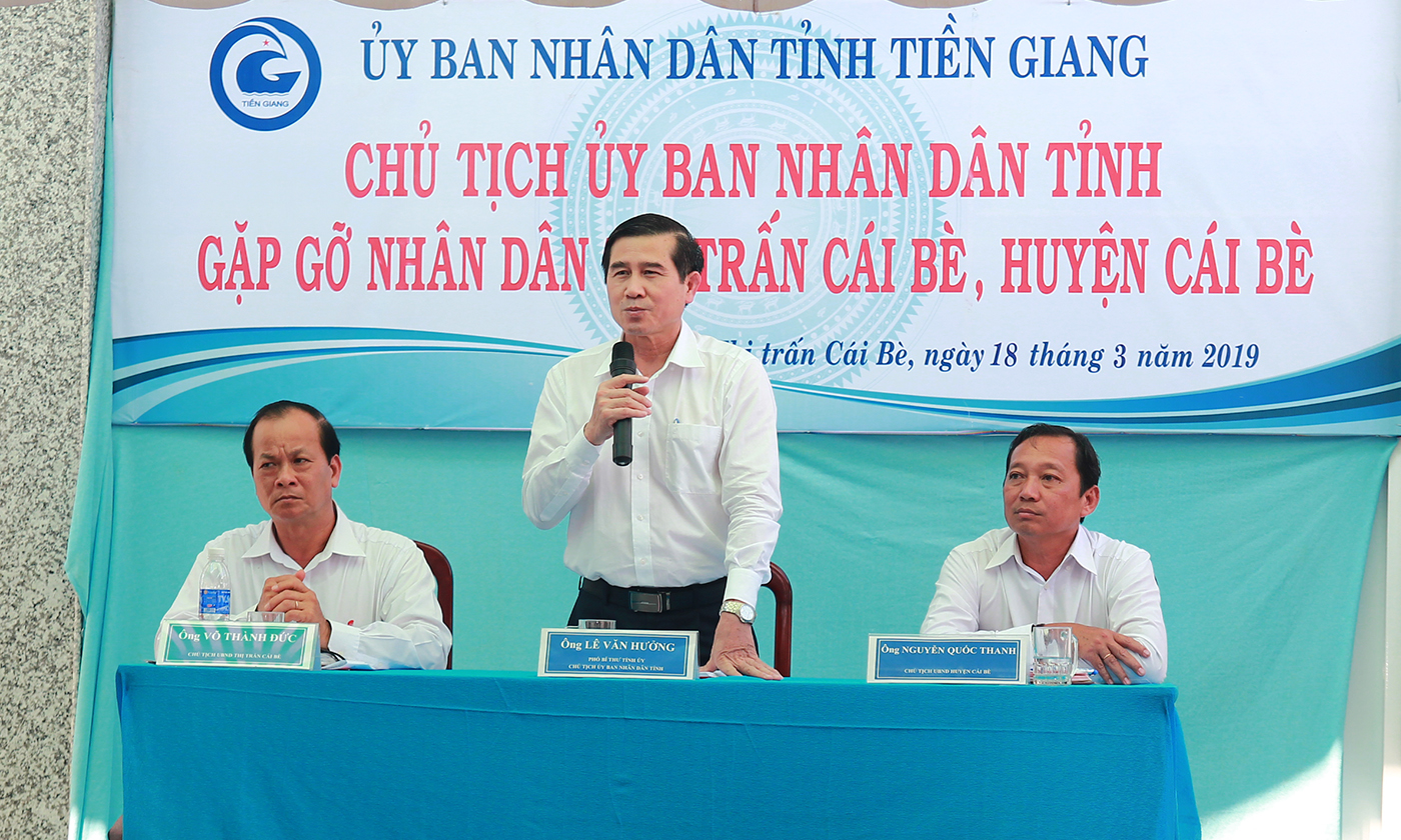 Đồng chí Lê Văn Hưởng phát biểu tại buổi gặp gỡ.