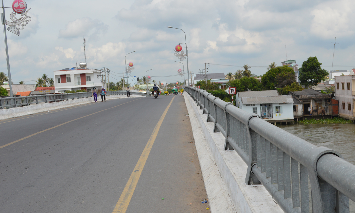 Cầu Cái Bè 2 đưa vào hoạt động.