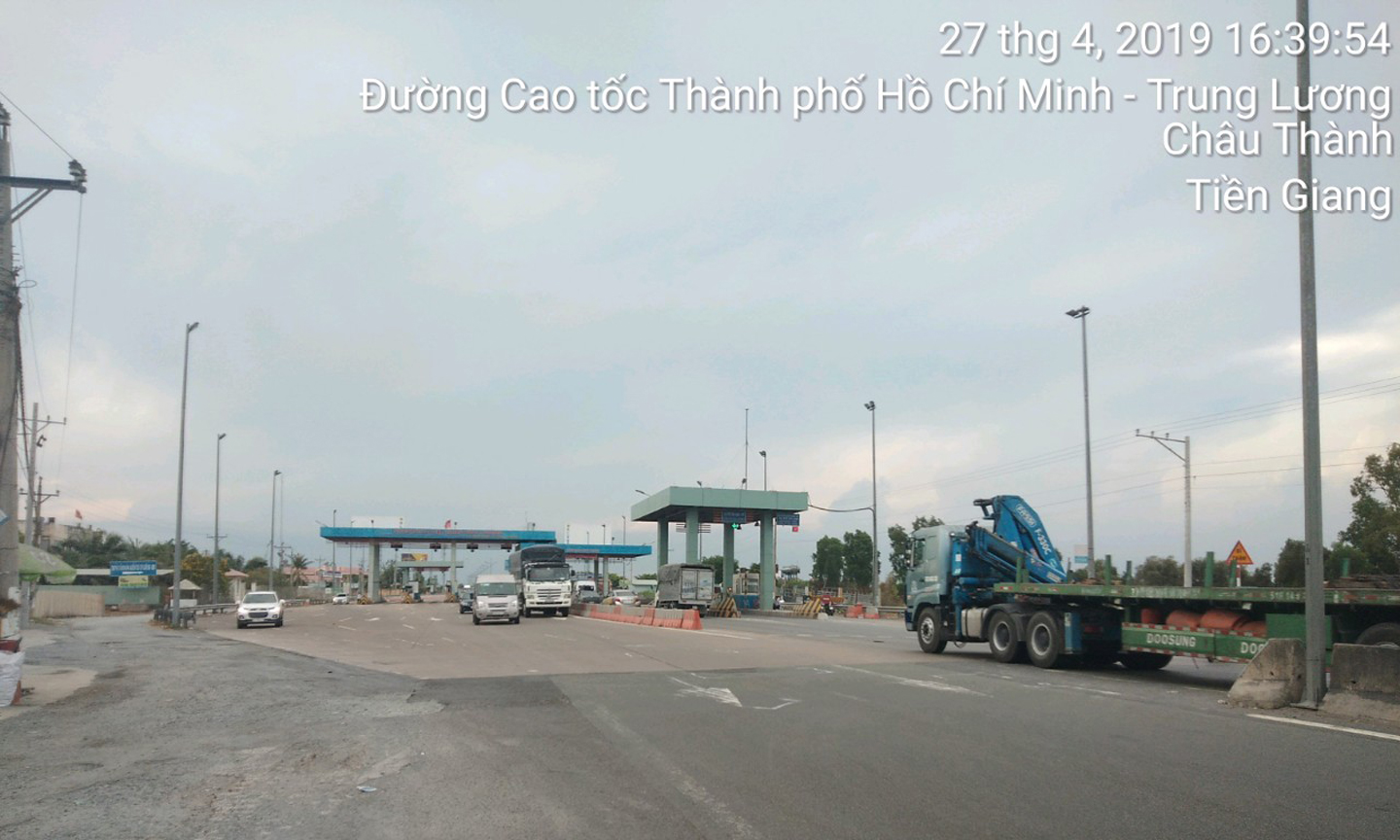 Lưu lượng xe qua trạm thu phí vẫn bình thường.