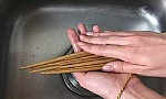 Thói quen rửa đũa 90% mọi người đều làm sai