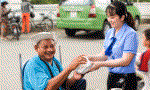 Co.opmart Mỹ Tho: Tặng cơm từ thiện và tiếp sức mùa thi 2019
