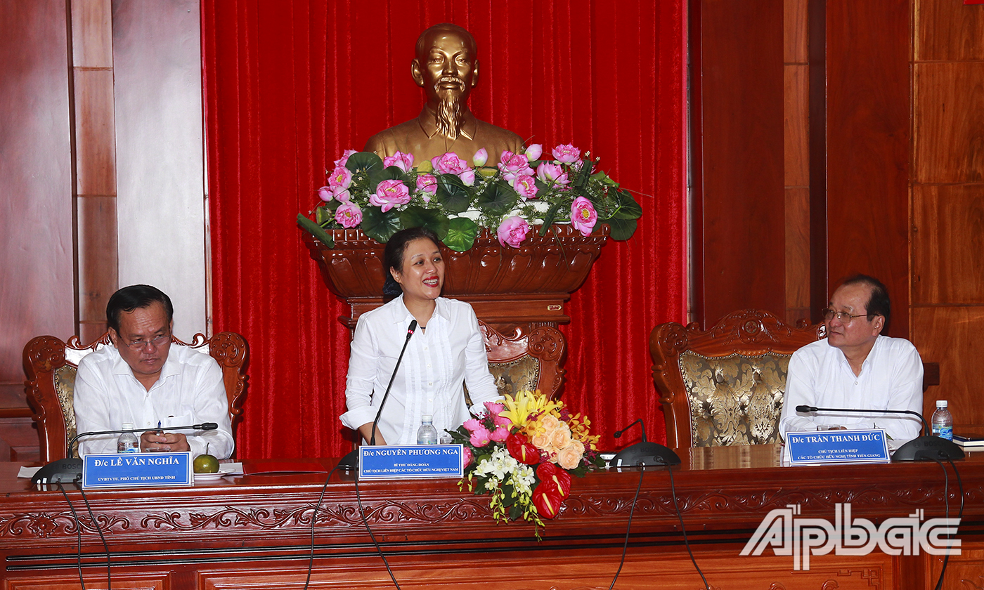 Đồng chí Nguyễn Phương Nga phát biểu ý kiến tại buổi làm việc.