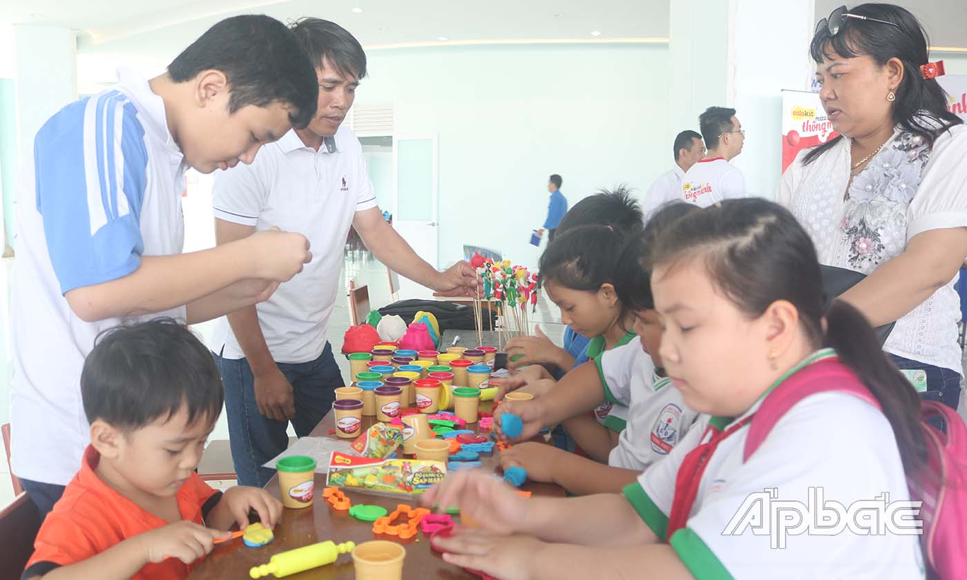 Trải nghiệm làm tò he.