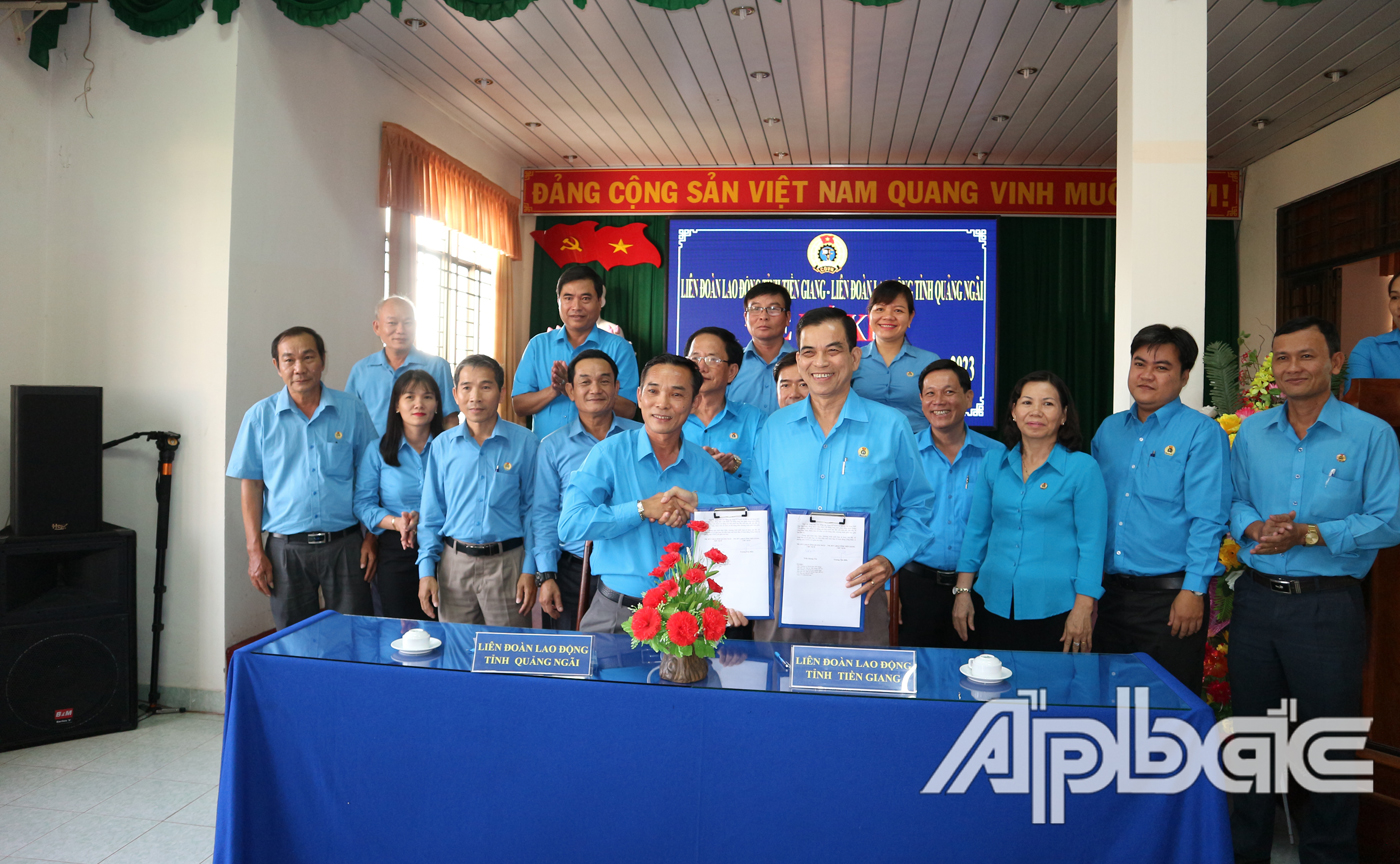 LĐLĐ tỉnh Tiền Giang ký kết phối hợp cùng LĐLĐ tỉnh Quãng Ngãi