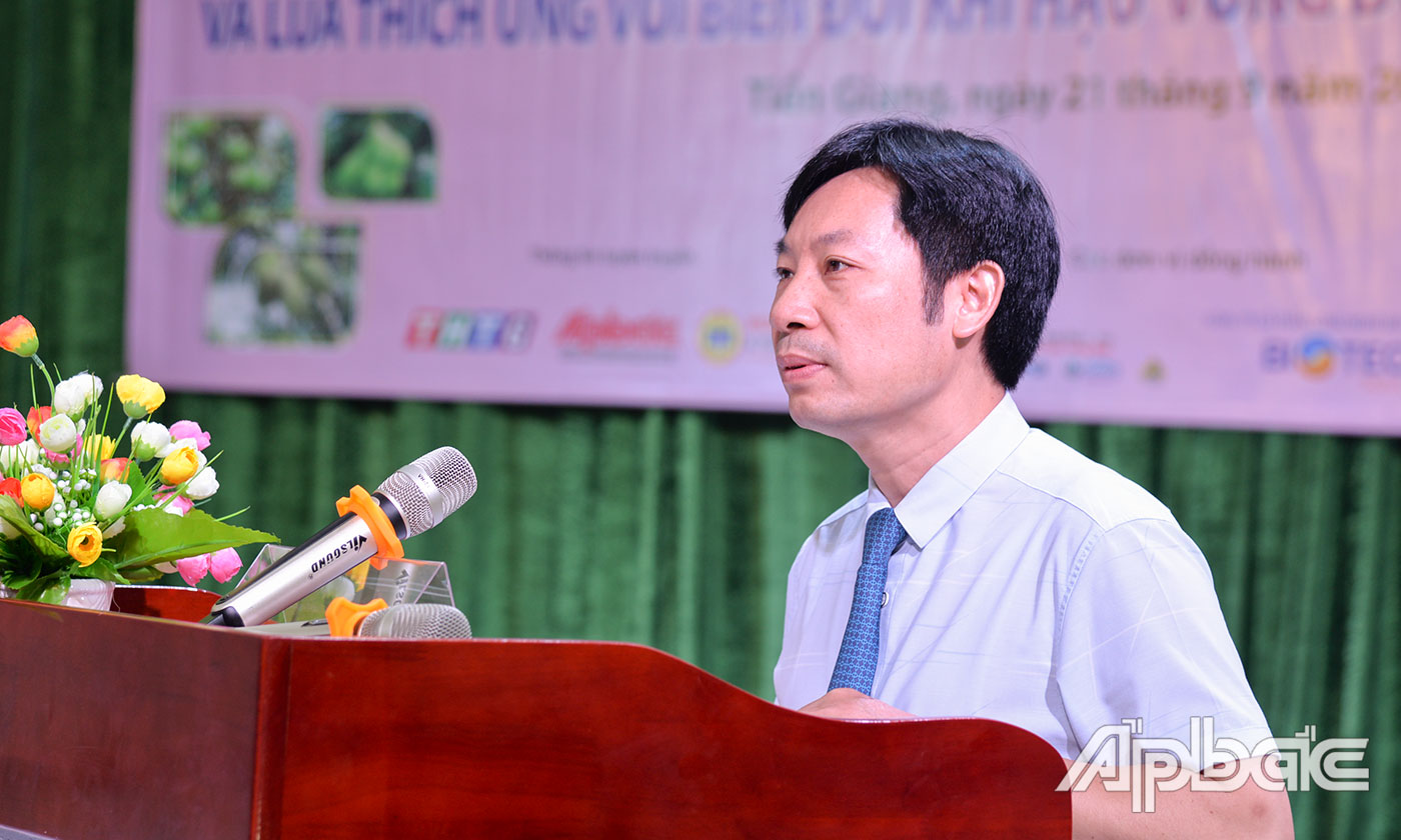Đồng chí Nguyễn Xuân Định phát biểu khai mạc Hội thảo.