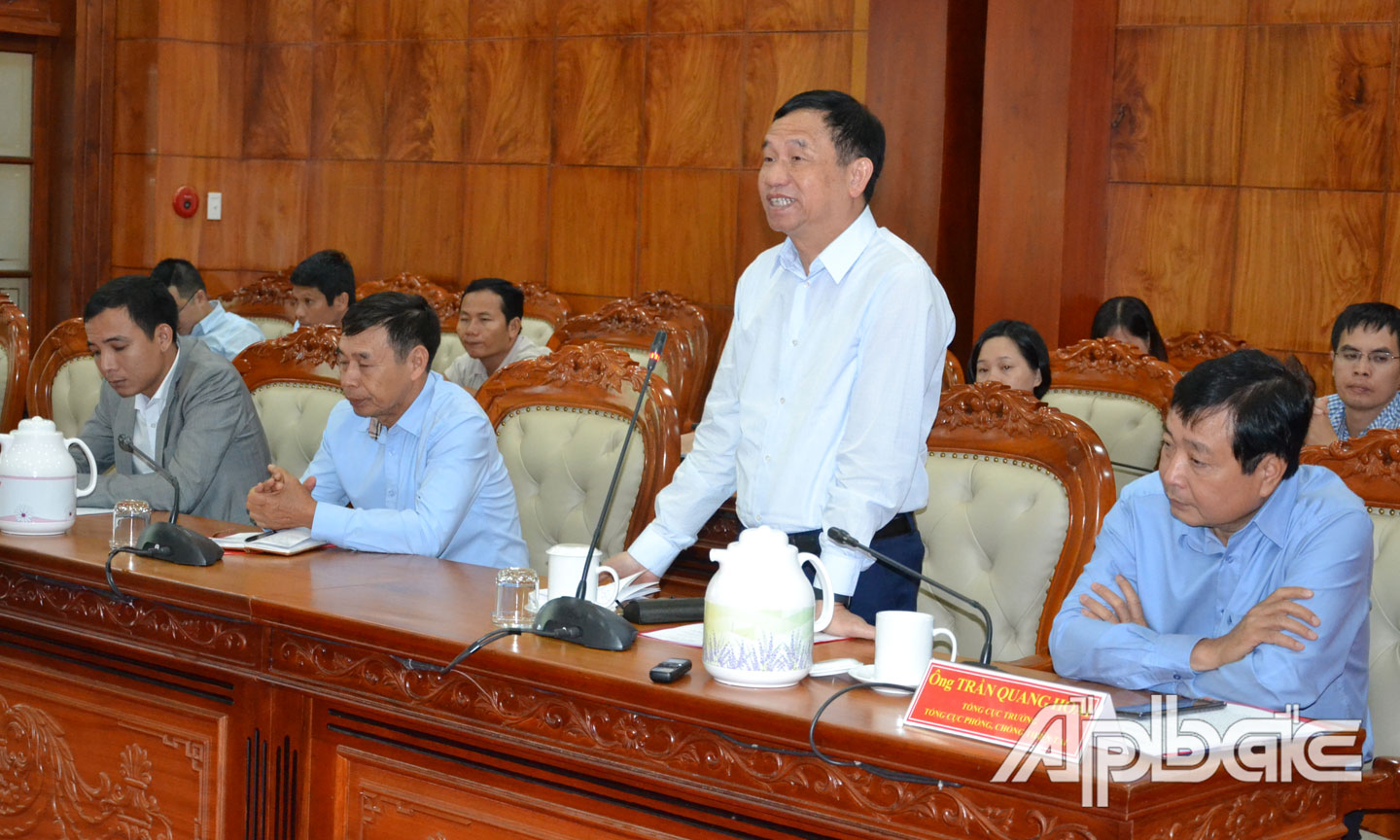 Nhà đầu tư phát biểu tại buổi làm việc.
