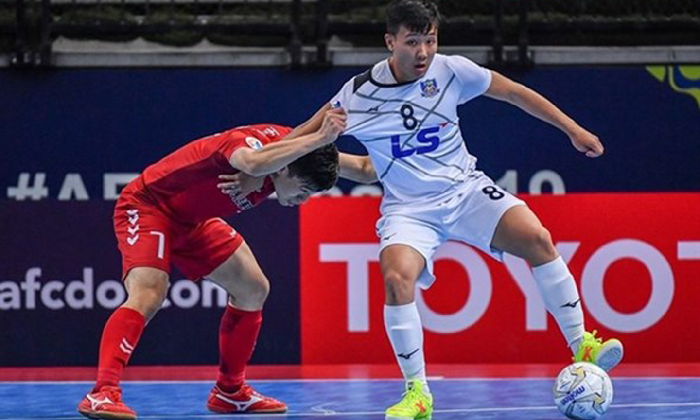 Vietnamese futsal player Nguyen Minh Tri (right) (Photo: foxsports.com.vn)