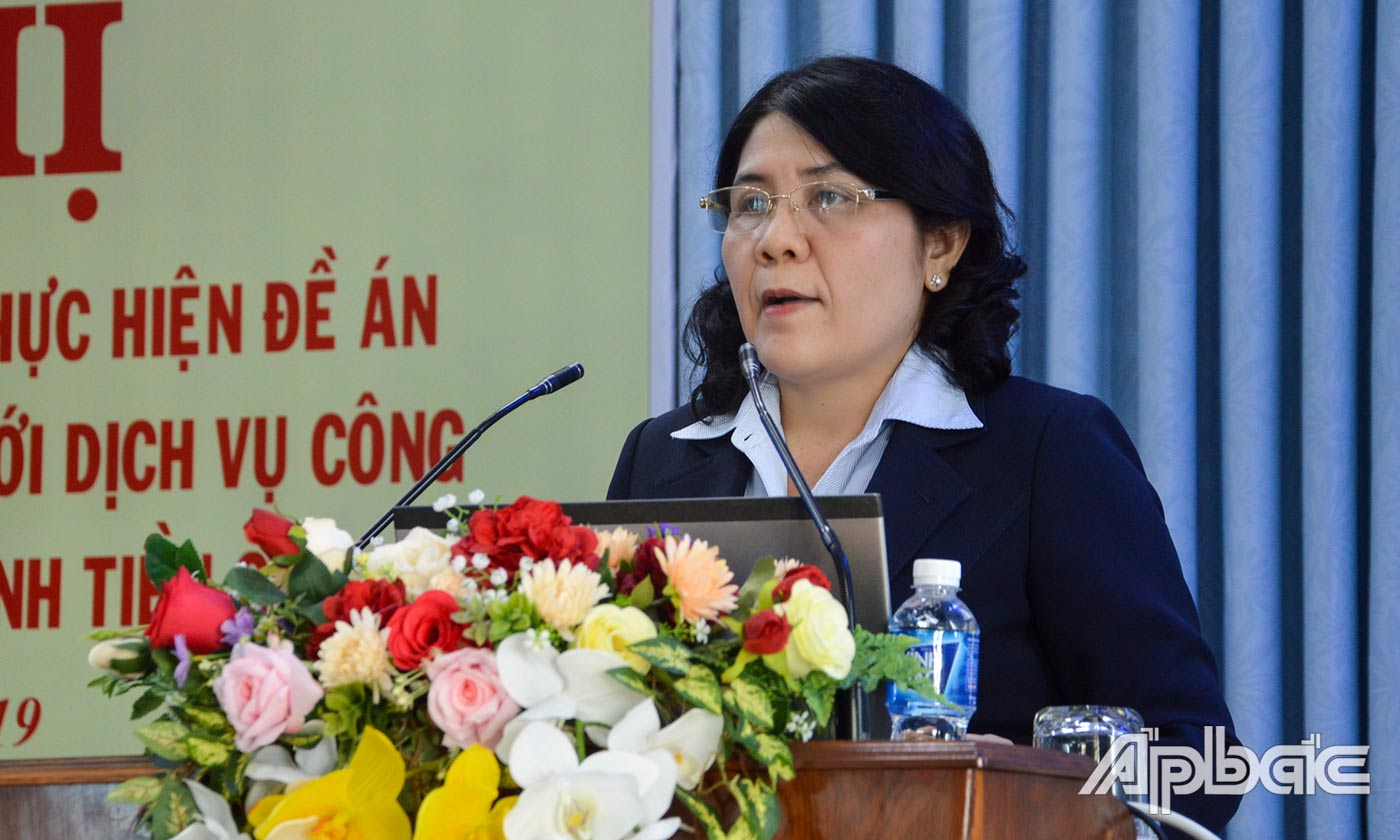 Đồng chí Nguyễn Thị Đậm, Giám đốc Ngân hàng Nhà nước Chi nhánh Tiền Giang triển khai Kế hoạch 179 của UBND tỉnh Tiền Giang.